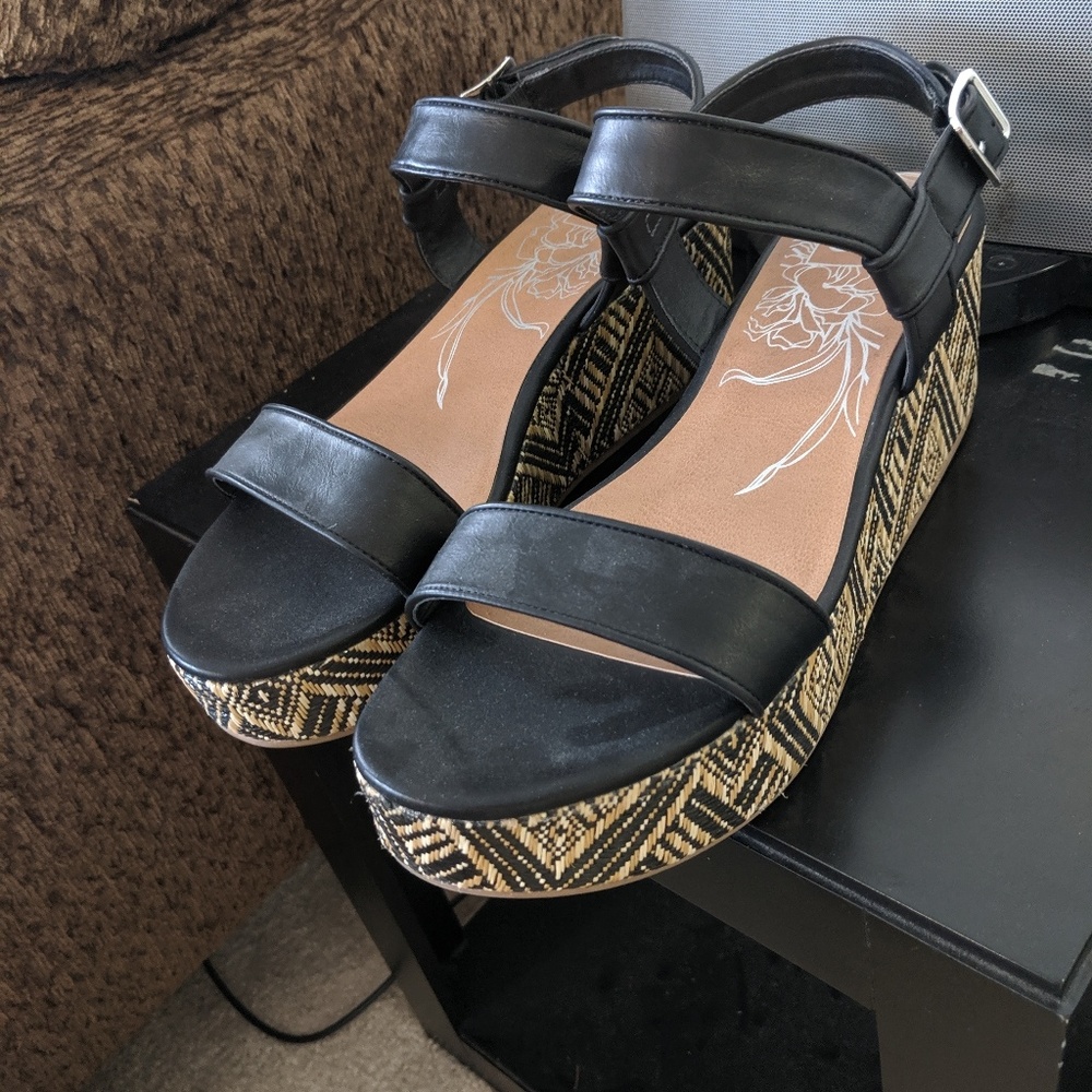 Platform sandals